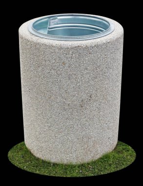 Betondan ve galvanize demirden yapılmış modern park çöplüğü. Beyazda izole edilmiş