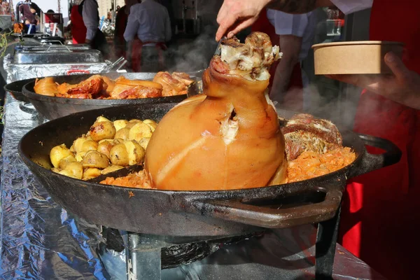 Comida Callejera Nudillo Cerdo Estofado Con Patatas Repollo — Foto de Stock