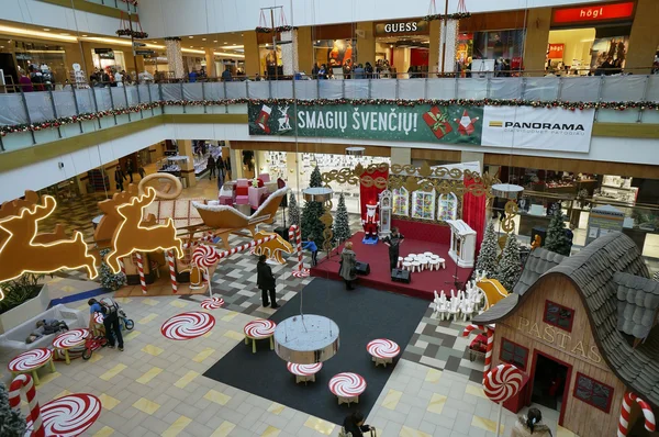 Рождественская ярмарка в гипермаркете — стоковое фото
