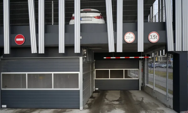 Multilevel parkeergelegenheid — Stockfoto