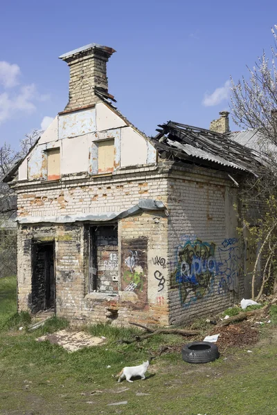 Brände ner huset — Stockfoto