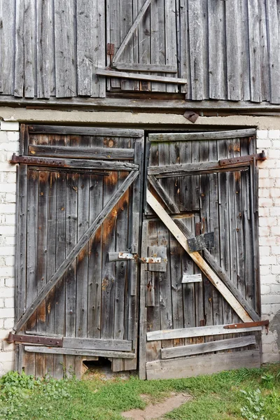 Rotten wooden gates — Stock Photo, Image