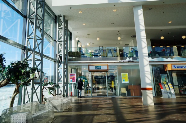 Escritório do banco DNB em shopping center — Fotografia de Stock