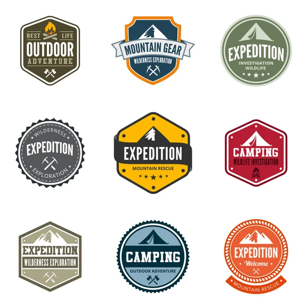 Пригоди Туризм Подорожі Логотип Вінтажні етикетки Дизайн Векторний шаблон — стоковий вектор