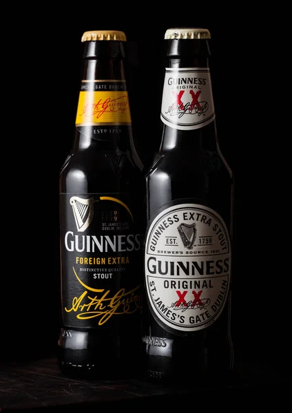 Londen April 2018 Flessen Guinness Origineel Tochtstout Bier Donkere Houten — Stockfoto