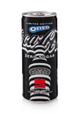 BÜYÜK, İngiltere - 21 Eylül 2025: Oreo sıfır şeker kalori yok kurabiye aromalı yumuşak soda. 