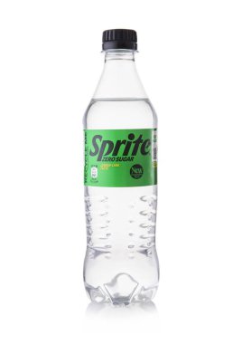 LONDON, İngiltere - 10 Nisan 2025: Bir şişe Sprite Orijinal limon ve limonlu meşrubat.