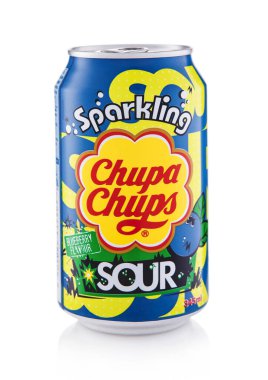 LONDON, İngiltere - 25 Haziran 2025: Ekşi köpüklü Chupa Chups meşrubatlı, böğürtlen aromalı soda.