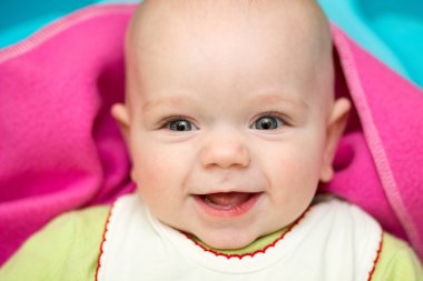 Küçük çocuk 4 ay harikalar yaşam