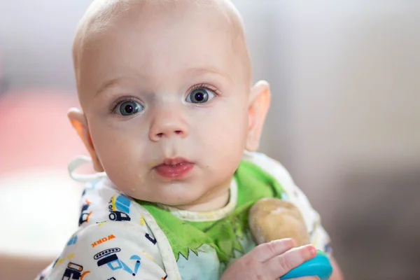 Niño pequeño 4 meses maravillas de la vida — Foto de Stock