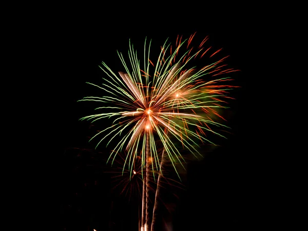 Feuerwerk auf schwarz — Stockfoto