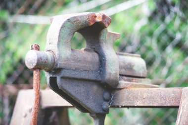 Başkan Yardımcısı Ruge eski metal