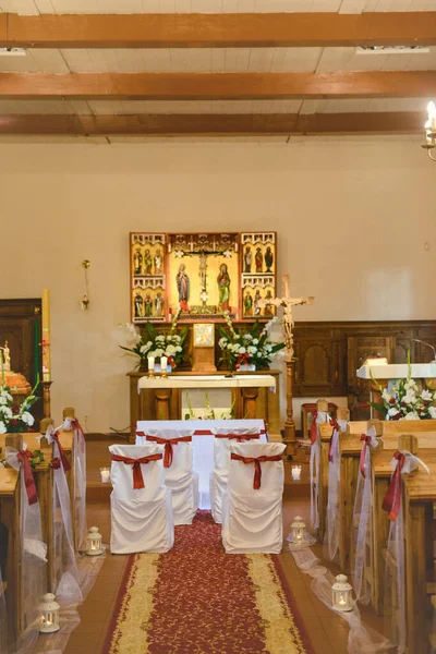 Santuário Igreja Antes Uma Cerimônia Casamento Cadeiras Vazias Para Noiva — Fotografia de Stock