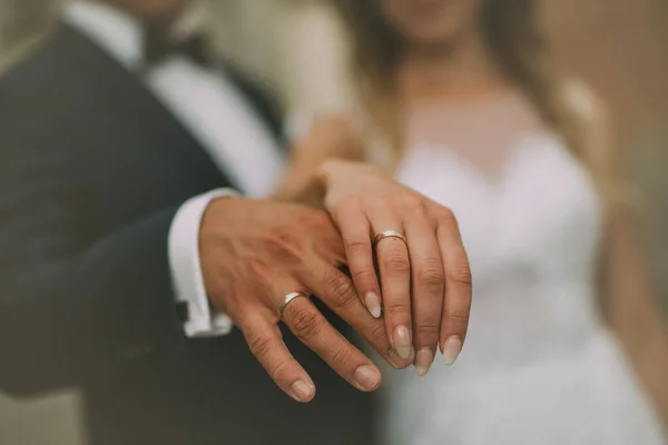 Belos Dois Anéis Casamento Dourados Feito Material Mais Alta Qualidade Imagens De Bancos De Imagens Sem Royalties