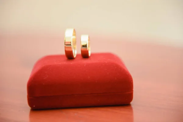 Belos Dois Anéis Casamento Dourados Feito Material Mais Alta Qualidade — Fotografia de Stock