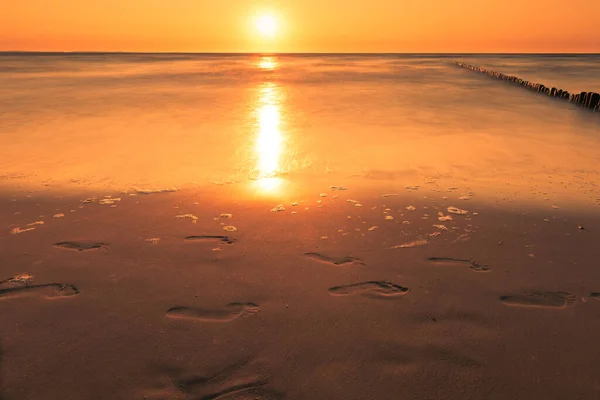 Mar Báltico Hermosa Puesta Sol Playa Miedzyzdroje Ciudad Donde Celebra — Foto de Stock