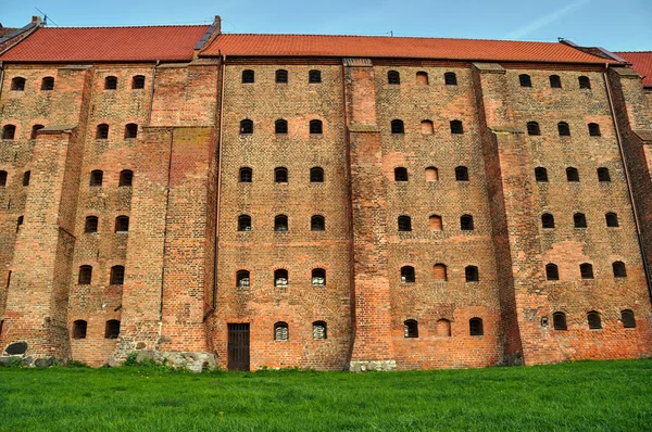 Gotischer Kornspeicher mit Ziegeln in Grudziadz — Stockfoto