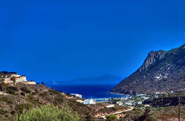 Bahía y la costa rocosa del mar Egeo isla de Kos — Foto de Stock