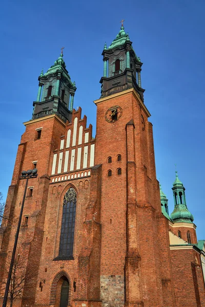 Towers of medieval Gothic cathedral — Stock Photo, Image