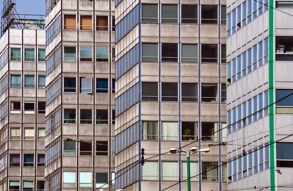 Fragmentos de edifícios de escritórios modernos — Fotografia de Stock