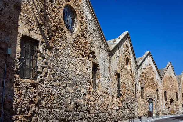 Edifícios de pedra na cidade de Chania, na ilha de Creta — Fotografia de Stock