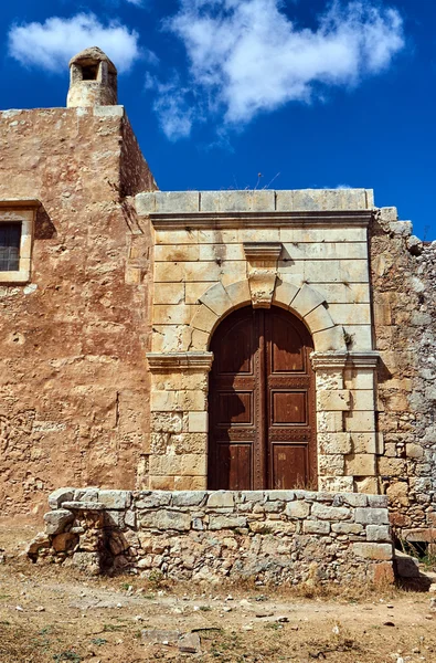 Monasterio Arkadi - las paredes del monasterio ortodoxo en la isla de Creta —  Fotos de Stock