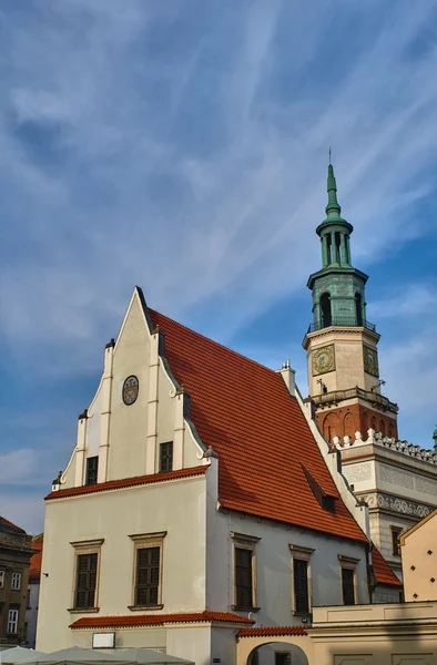 Renesansowy ratusz wieża z zegarem — Zdjęcie stockowe