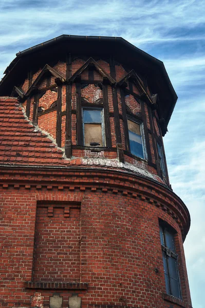 Fragment de bâtiment en brique rouge — Photo