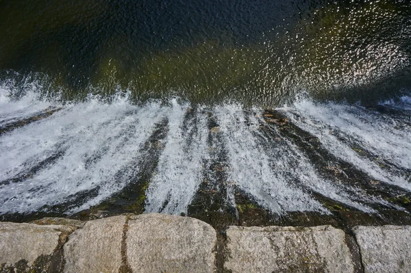 ダムや川の滝 — ストック写真