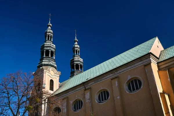 Haranglábak barokk katolikus kolostor — Stock Fotó