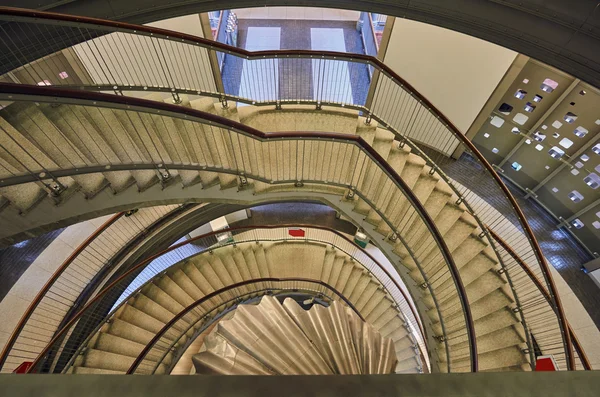 Spiral staircase in a shopping center — Stock Photo, Image