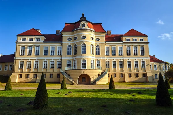 Barokk Palota Kert Homlokzata Ősszel Rogalinban — Stock Fotó