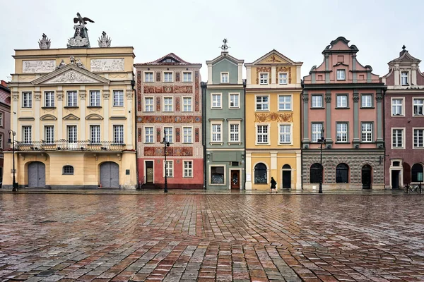 Fachadas Viviendas Históricas Plaza Del Mercado Viejo Poznan —  Fotos de Stock