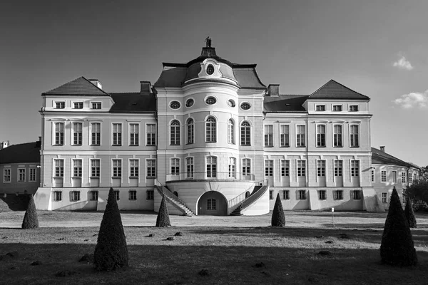 Barokk Palota Kert Homlokzata Ősszel Rogalinban Monokróm — Stock Fotó
