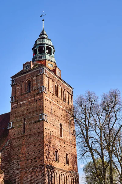 Dzwonnica Gotyckiego Kościoła Osnie Polsce — Zdjęcie stockowe