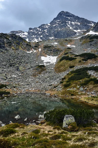 Ledovcové Jezero Skalnaté Vrcholy Tatrách Polsku — Stock fotografie