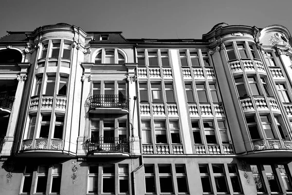 Fragmento Fachada Das Casas Históricas Poznan Monocromático — Fotografia de Stock