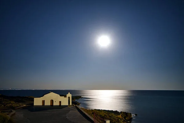 Gevel Van Orthodoxe Kapel Verlicht Door Maanlicht Aan Kust Van — Stockfoto