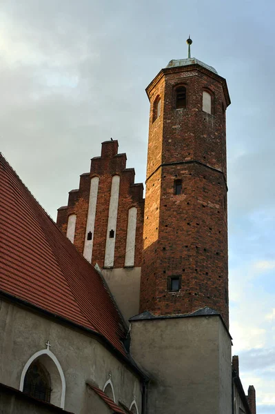 Igreja Histórica Medieval Com Uma Torre Sineira Cidade Jawor Polônia — Fotografia de Stock