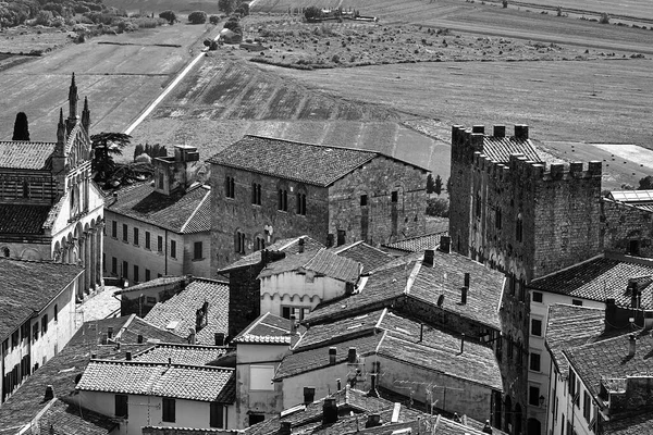 Uitzicht Huizen Kerk Vanaf Kasteeltoren Van Stad Massa Maritima Toscane — Stockfoto