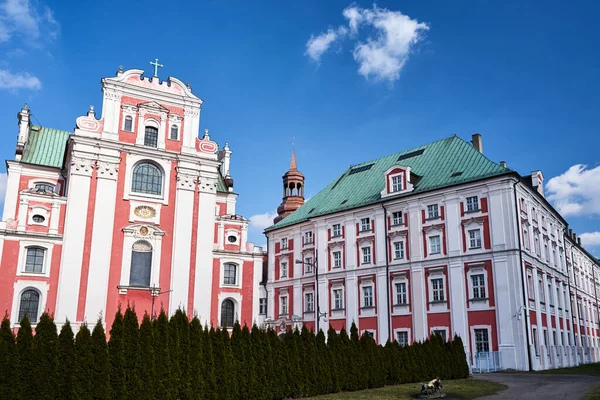 Barokke Gebouwen Van Een Voormalig Klooster Een Zonnige Dag Poznan — Stockfoto