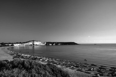 Yunanistan 'ın Zakynthos adasındaki Gerakas plajında kayalık, tek renkli.