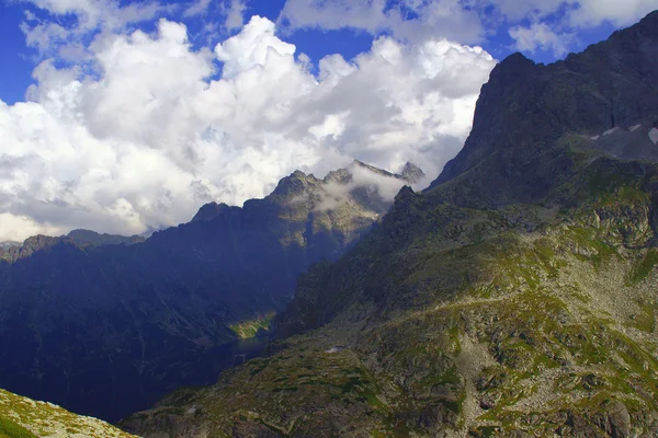 Lago Morskie Oko nas montanhas Tatra — Fotografia de Stock