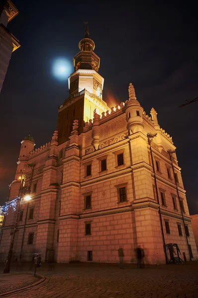 市庁舎と月 — ストック写真