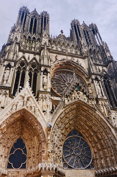 Facade of the cathedral — Stock Photo, Image