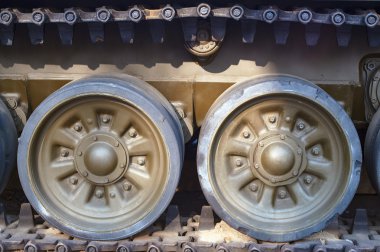 Yük tekerlekler caterpillar tank