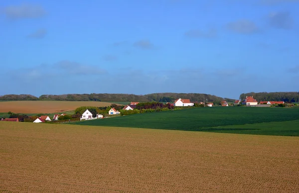 Táj a tavaszi Village — Stock Fotó