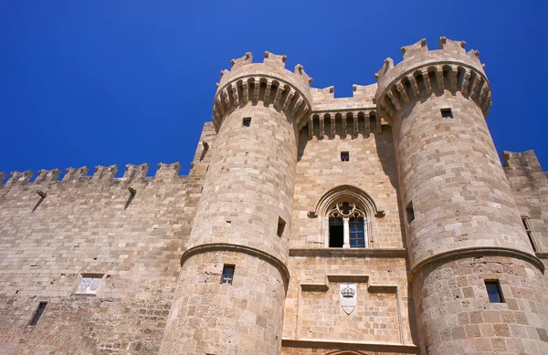 Tours et remparts de l'Ordre des Chevaliers Château — Photo