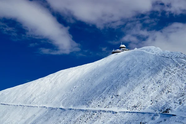 Hut on the top in the Giant Mountains — Stock Photo, Image