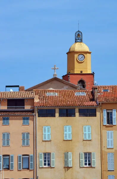 Tenement case e chiesa — Foto Stock